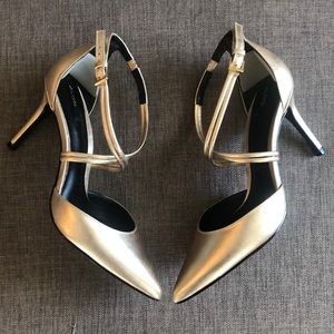 Aldo gold metallic heels
